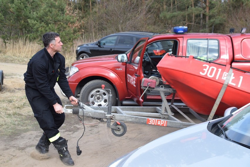 Kłecko. Wypadek lotniczy. Maszyna wpadła do jeziora. Trwa akcja ratunkowa