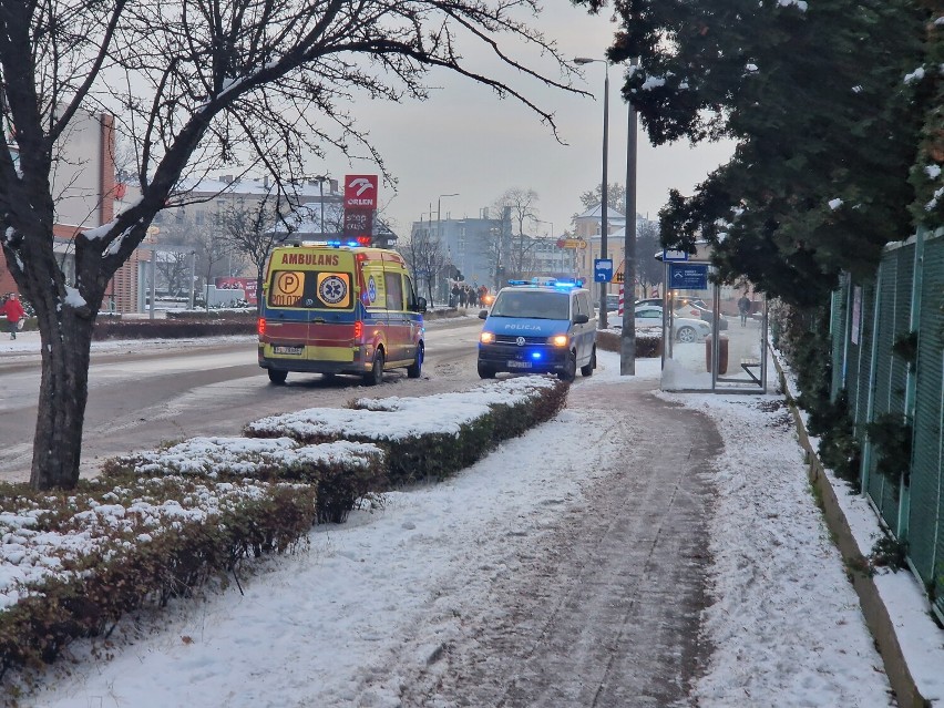 Tragedia w Lesznie. Mężczyzna zamarzł na przystanku...