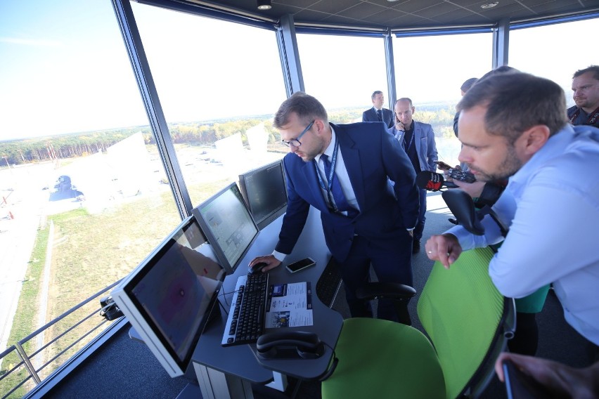 Nowa wieża na lotnisku w Pyrzowicach oficjalnie otwarta. Ma...