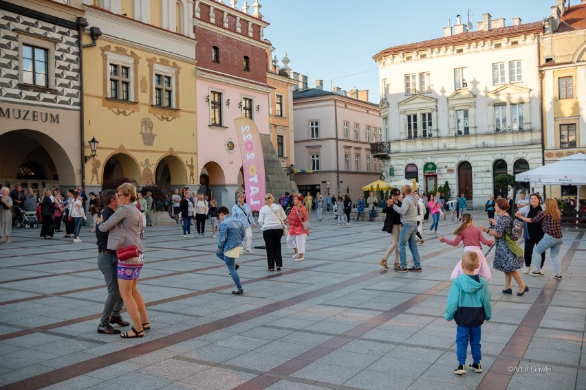 Tarnowski Rynek ponownie zapełnił się miłośnikami tańca pod...