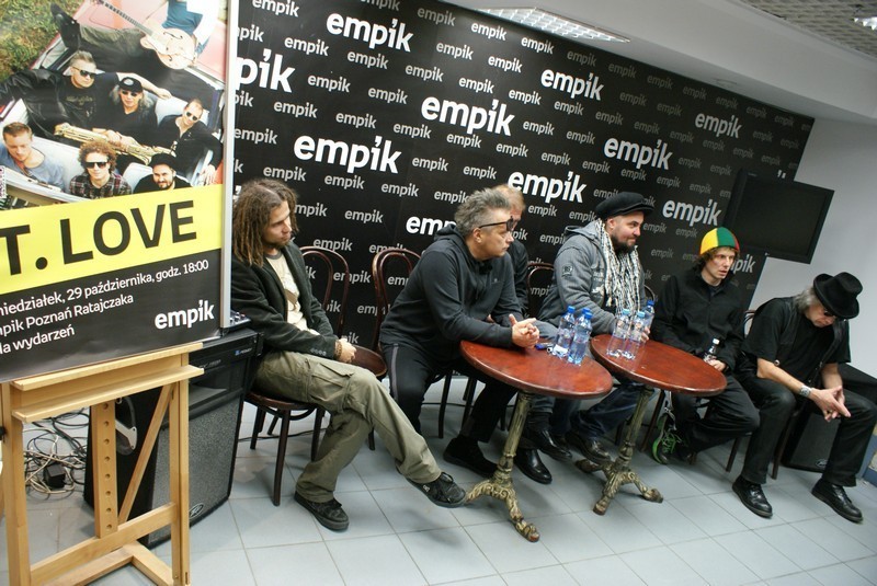 Poznań: T-Love spotkał się z fanami w Empiku [ZDJĘCIA]