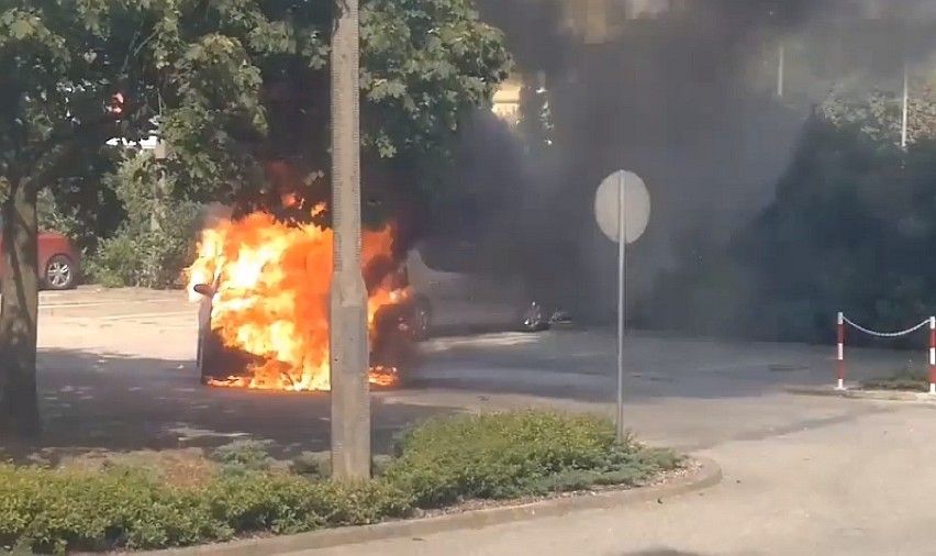 Pożar samochodu w Poznaniu