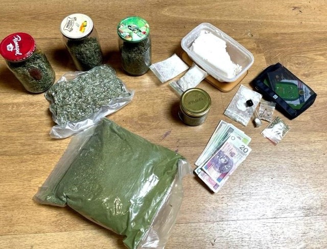 Narkotyki zabezpieczone przez policjantów z Kluczborka.