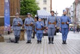 Toruń. Inscenizacja historyczna w rocznicę śmierci dowódcy Błękitnej Armii [Zdjęcia]