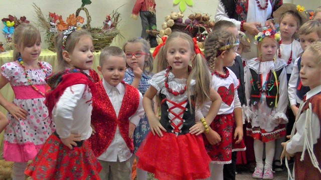 W piątek w Przedszkolu nr 21 w Koszalinie została zorganizowana tradycyjna zabawa dożynkowa dla maluchów.