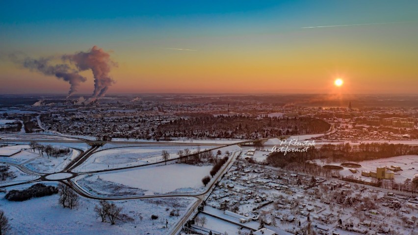 Szczecinek z lotu drona zimową porą. Zdjęcia Piotra Klentaka GALERIA