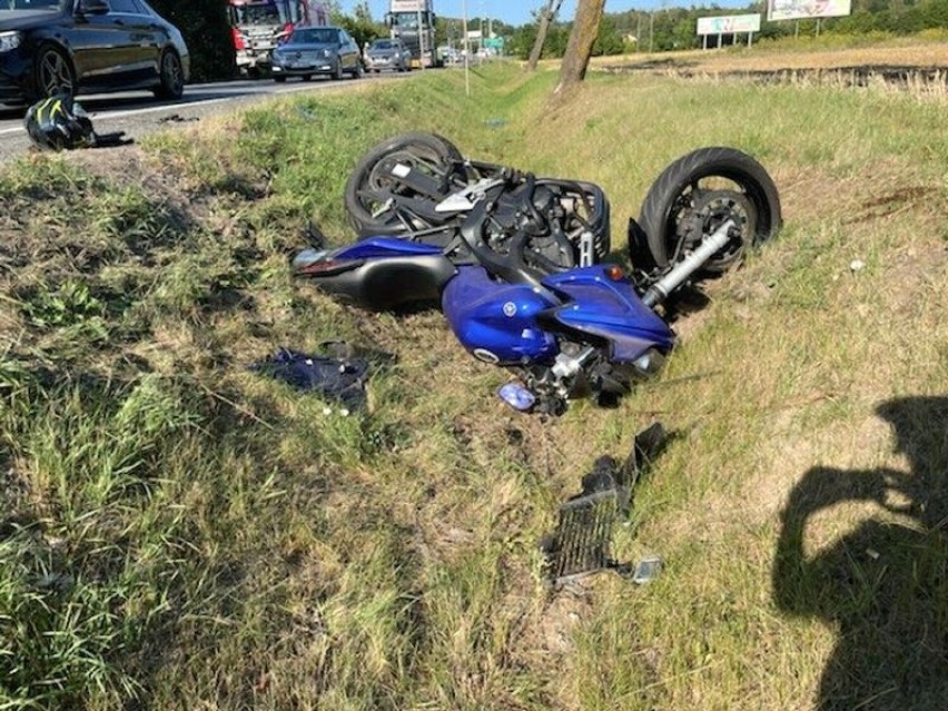 Leźno. 45-letni motocyklista ranny w wypadku. Jest też apel policji
