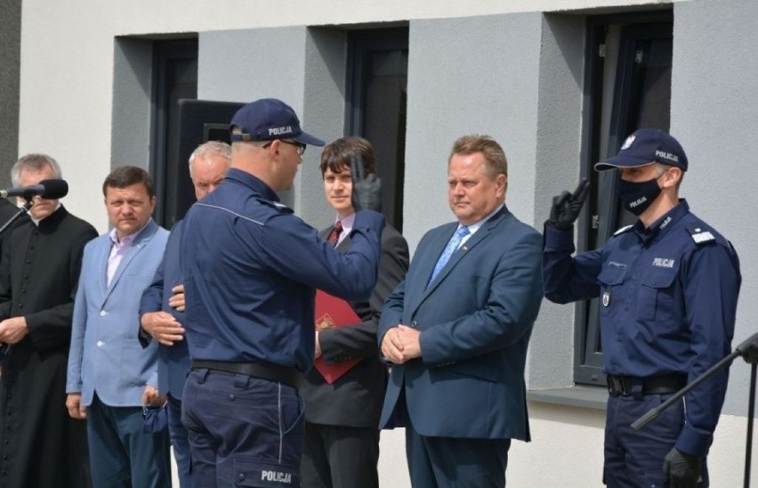 Słobódka. Nowy posterunek policji oficjalnie otwarty. Obecni byli szef podlaskiej policji Robert Szewc oraz poseł Jarosław Zieliński [FOTO]