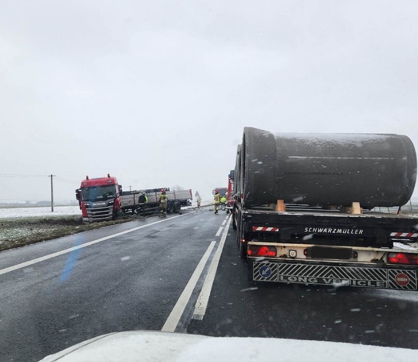 Wypadek na DK43 pod Opatowem w powiecie kłobuckim. Droga...