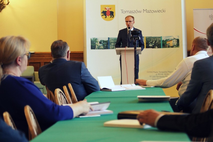 Minister Radosław Domagalski w Tomaszowie spotkał się z przedsiębiorcami