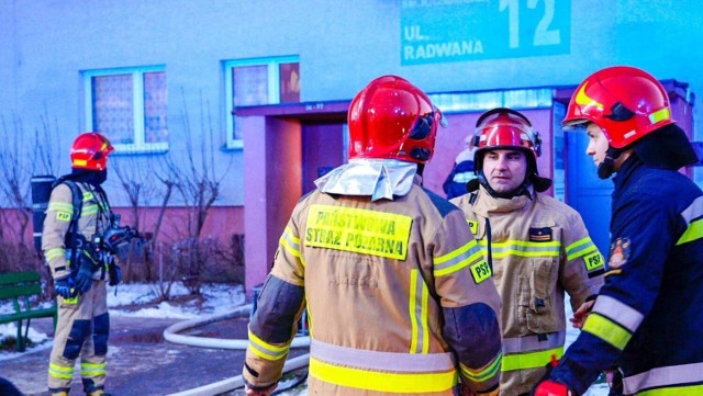 Pożar w wieżowcu przy ulicy Radwana. Więcej na kolejnych zdjęciach