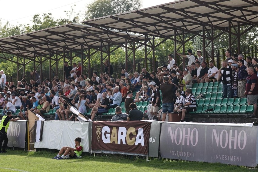 Kibice na meczu Garbarnia Kraków - Czarni Połaniec w III lidze piłkarskiej. Zobacz zdjęcia