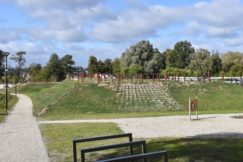 Na plac zabaw nad Nogatem w Malborku ruszą radni z Komisji Rewizyjnej, by skontrolować inwestycję za ponad 8 mln zł