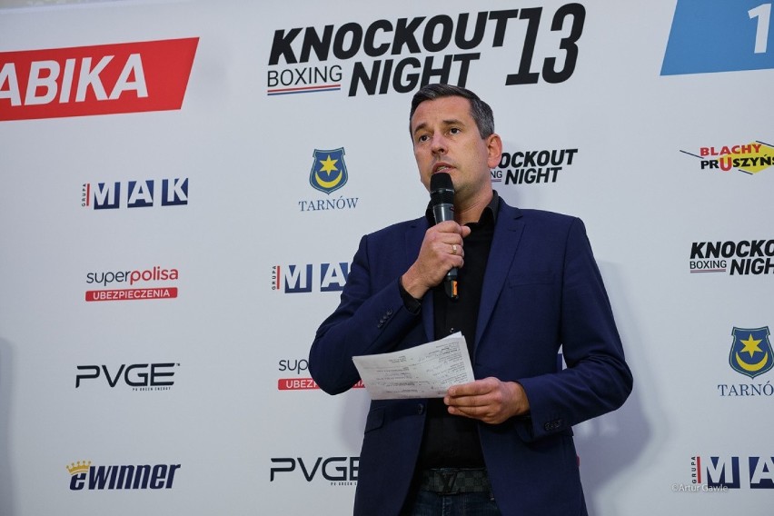 Tarnów. Oficjalne ważenie przed KnockOut Boxing Night 13. Masternak minimalnie cięższy od Mabiki [ZDJĘCIA]