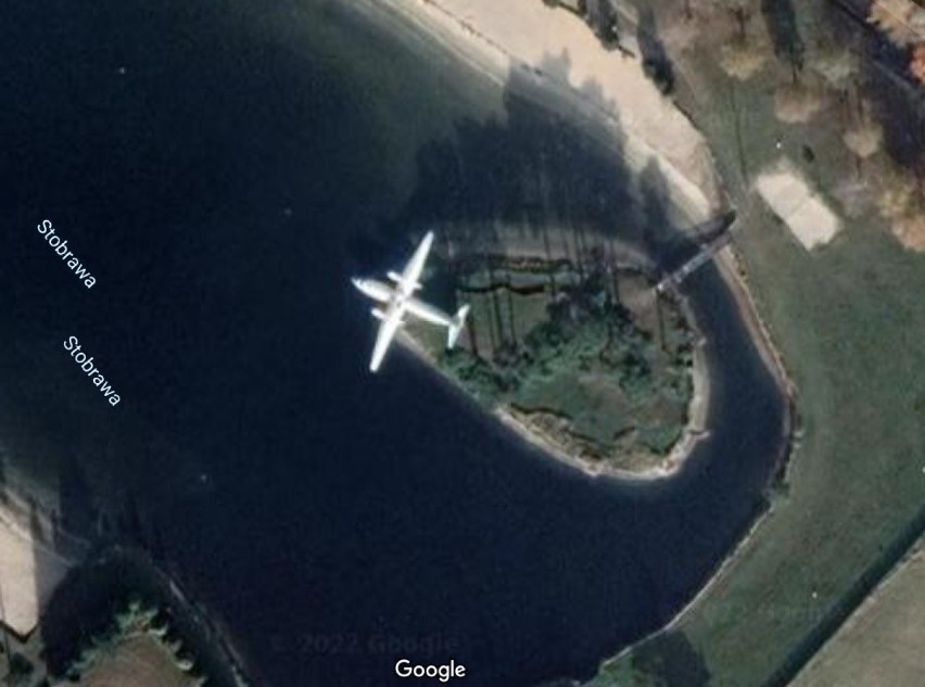 Wrak samolotu AN-24 jest znakiem charakterystycznym...