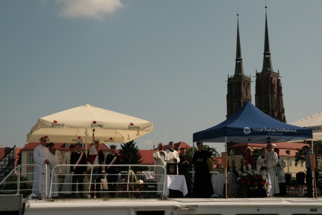 Wrocław. Niezwykła msza została odprawiona na Odrze