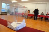 Wybory 2023 zakończone. Jaka frekwencja w Poddębicach, Uniejowie i pozostałych gminach powiatu poddębickiego? SPRAWDŹ