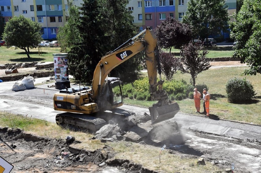 Remont alei  Piłsudskiego w Legnicy, są utrudnienia [ZDJĘCIA]