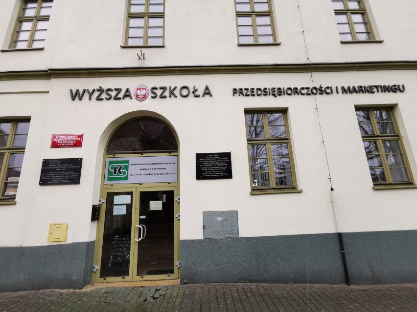 Gmina Chrzanów wydała 2 mln zł, ale budynku po uczelni nie przejęła 