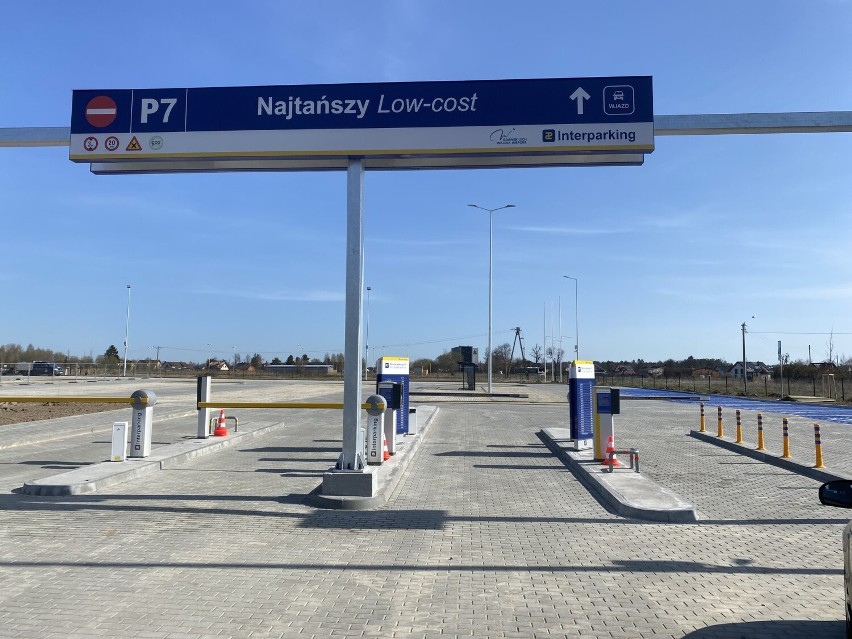 Nowy, najtańszy w Polsce parking przy gdańskim lotnisku. Tylko 35 zł za tydzień