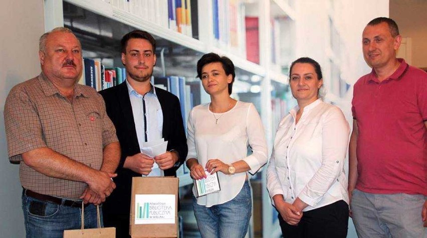 Wieluń: Krzysztof Gepard zwycięzcą konkursu „Nakręcona Biblioteka”