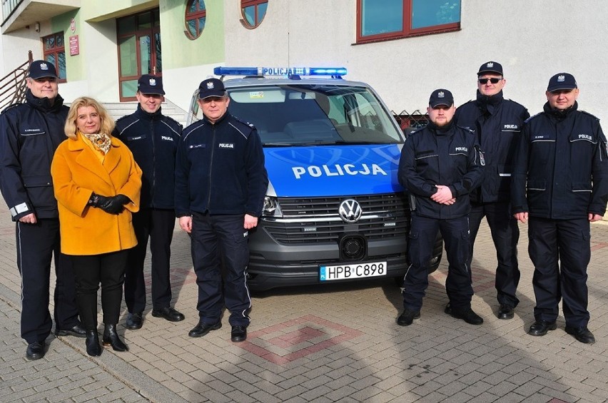 Nowy radiowóz dla świdnickiej policji. Miasto dołożyło 90 tys. złotych (FOTO) 