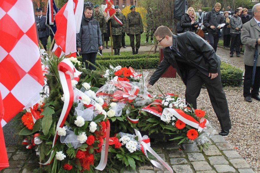 Uczcili pamięć ofiar Zbrodni Katyńskiej i katastrofy...