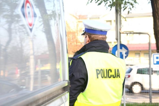 25-latka awanturowała się przed lokalem w centrum Żor. Okazało się, że jest poszukiwana