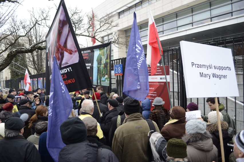 Protest pod Ambasadą Kanady