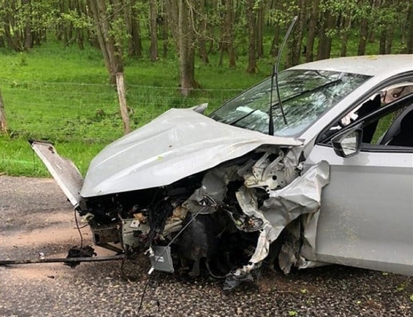 Wypadek skody octavii na drodze Kozłowice - Jamy. Samochód...