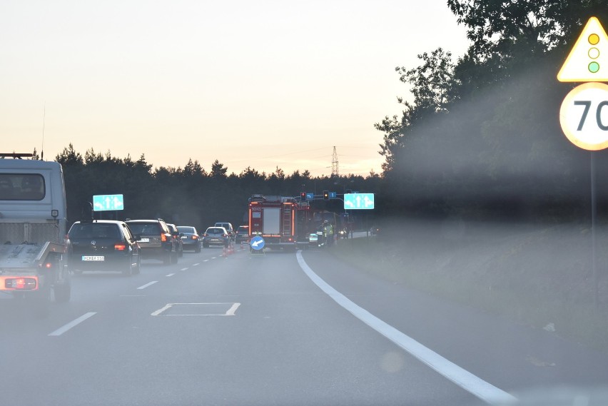 Poważny wypadek na DK 94 w Bolesławiu. Wezwano śmigłowiec LPR