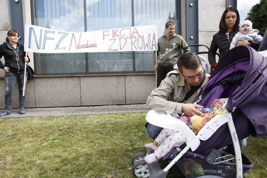 Protestowali w obronie szpitala Pro Familia w Łodzi [ZDJĘCIA]