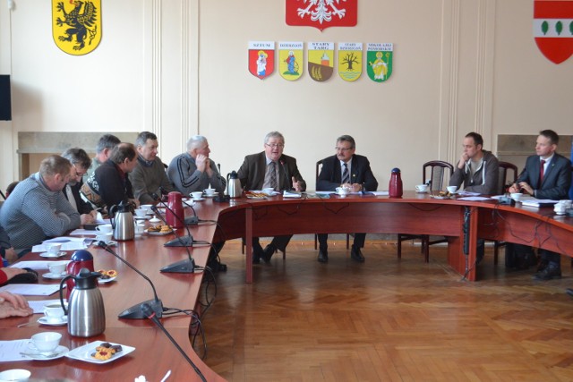 Jedno z posiedzeń Pomorskiej Izby Rolniczej w Sztumie, z udziałem eurodeputowanego Cz. Siekierskiego