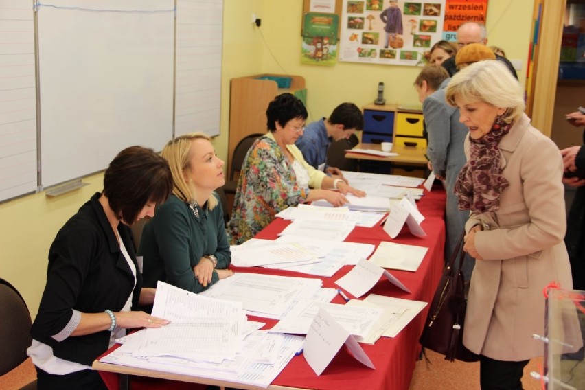 Tczewianie głosowali w wyborach! O 17.00 frekwencja wyniosła 38,03 proc. [WIDEO, ZDJĘCIA, AKTUALIZACJA]