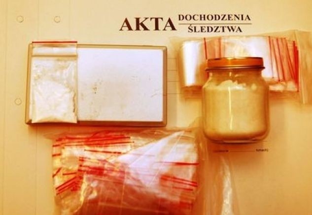 Parczew: Amfetamina i "dilerki" w mieszkaniu 35-latka