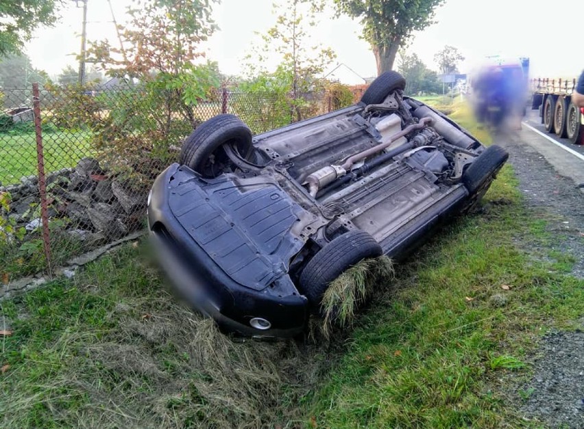 Wypadek w Solcu na drodze krajowej nr 74. Jedna osoba ranna [ZDJĘCIA]