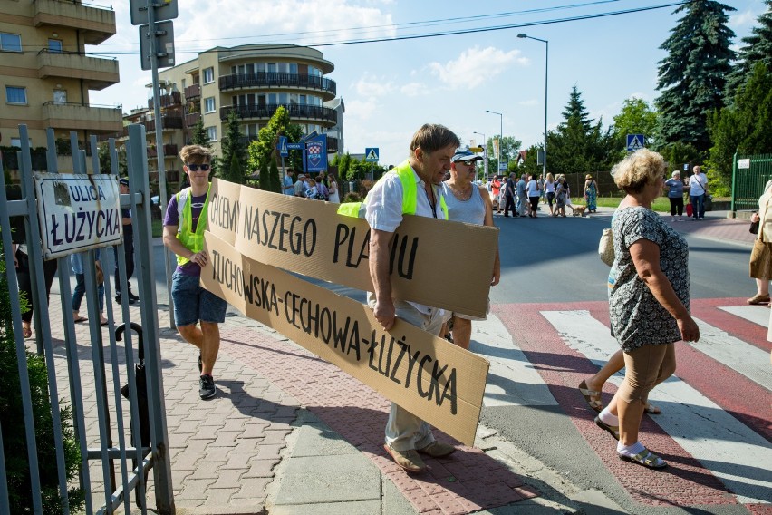 Mieszkańcy Piasków Wielkich protestują przeciwko zabudowie
