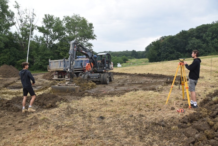 Pump track powstaje na zboczu Góry św. Marcina w sąsiedztwie...