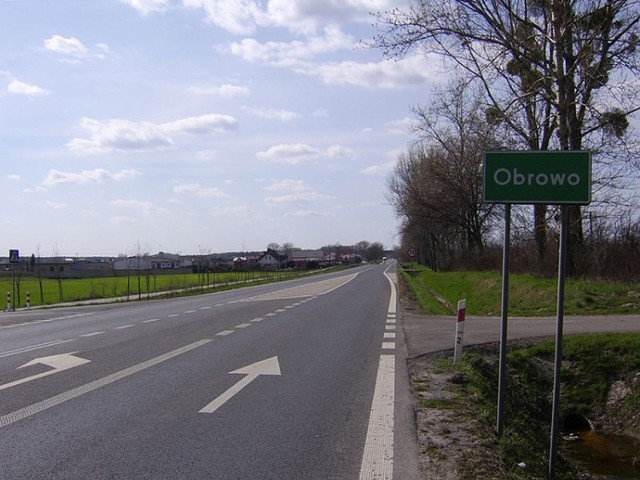 Mieszkańcy Obrowa narzekają na drogę między ich miejscowością a Osiekiem.