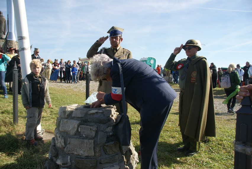 Zaduszki Narodowe na Matysce. Piękna lekcja historii i pamięci [ZDJĘCIA]