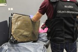 8,5 kg heroiny w bagażu. Udaremniony przemyt na lotnisku Chopina