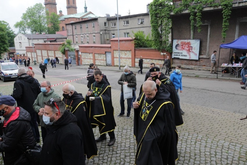 Pielgrzymka Mężczyzn i Młodzieńców do Sanktuarium w Piekarach Śląskich