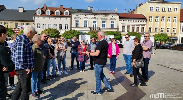 Pierwszy spacer historyczny zorganizowany przez Muzeum Pamięci Mieszkańców Ziemi Oświęcimskiej spotkał się z dużym zainteresowaniem