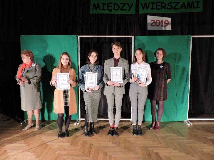 Poznajcie laureatów powiatowego turnieju recytatorskiego „Między Wierszami" 