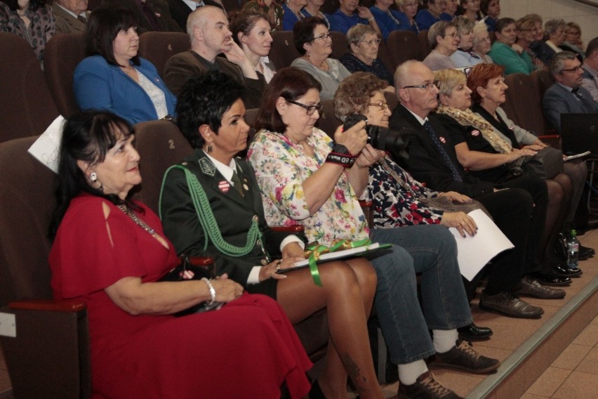 Dzień seniora w sali i holu ZCAS-u zorganizowana przez Fundację CIS oraz Senior-Wigor