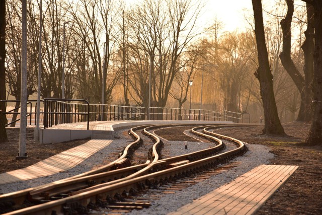 Nowy peron nad jeziorem Małym przeniesie wąskotorowy ruch turystyczny do centrum Żnina