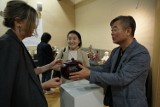 Weekend z kulturą Korei w Żorach już po raz drugi. Uczestnicy wydarzenia zapoznali się z onggi i hanji. Co to jest takiego? ZDJĘCIA 