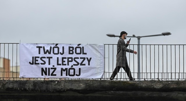 Tytuł piosenki Kazika zawisł nawet na wiadukcie na gdańskiej Zaspie