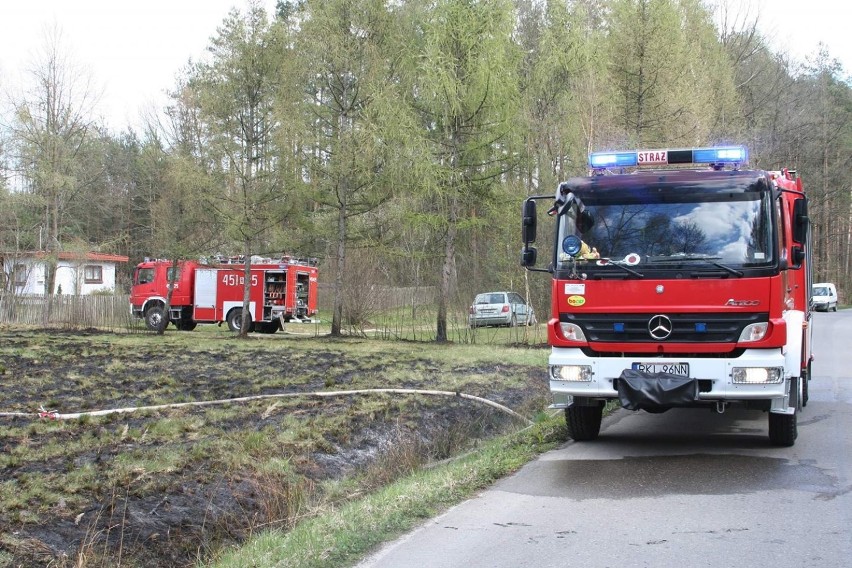 Gwałtowny wzrost pożarów w powiecie kolbuszowskim. Tylko w kwietniu wybuchło ich ponad 20 [ZDJĘCIA]