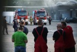 W pożarze budynku firmy BROS w Poznaniu nikt nie ucierpiał. Okoliczni mieszkańcy są jednak zaniepokojeni 